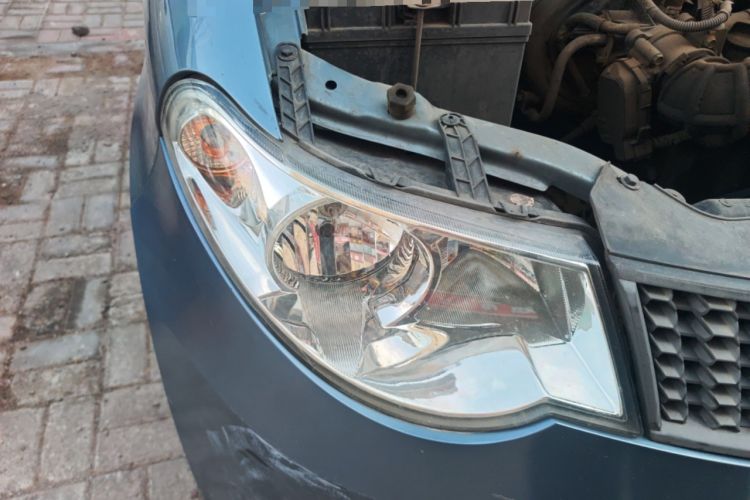 Used Wuling Hongguang 2014 1.2L Base Model China IV Right Front Headlight