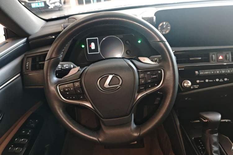 Used Lexus ES 2023 200 Excellence Edition
