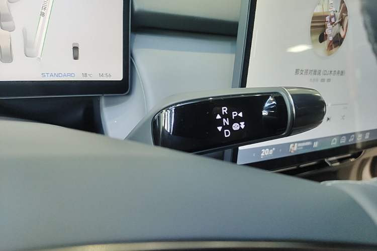 Used XPeng P7+ 2024 Ultra-Long Range Max Gear Lever