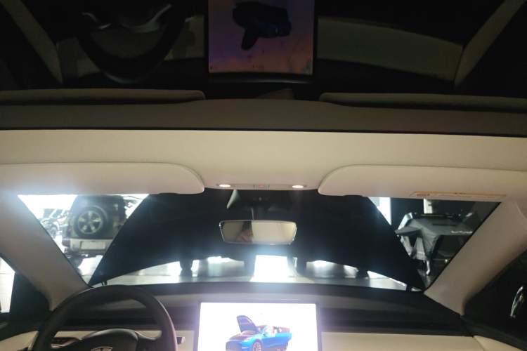 Used Tesla Model Y 2022 Long-Range All-Wheel-Drive Version