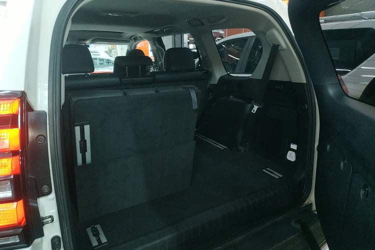 Used Toyota Prado 2018 3.5L Automatic TX-L with Rear-Mounted Spare Tire
