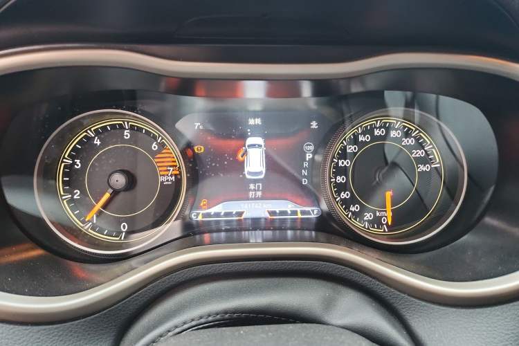 Used Jeep Cherokee 2017 2.0L Superior Edition
