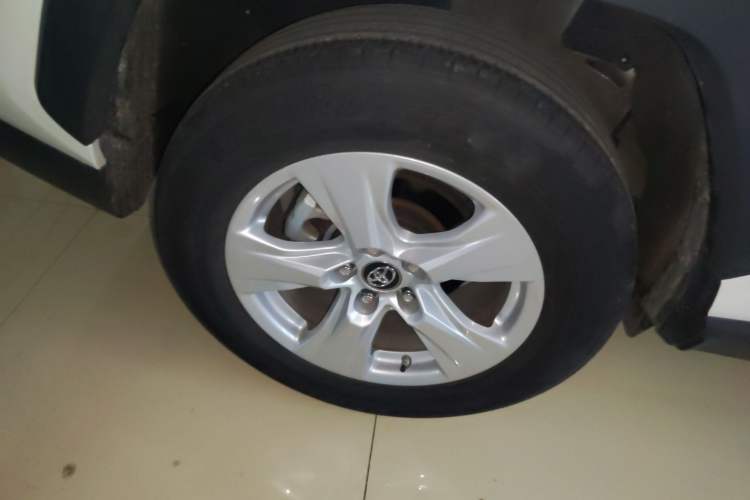 Used Toyota RAV4 2022 2.0L CVT Two-Wheel Drive Urban Edition Right Rear Wheel Hub