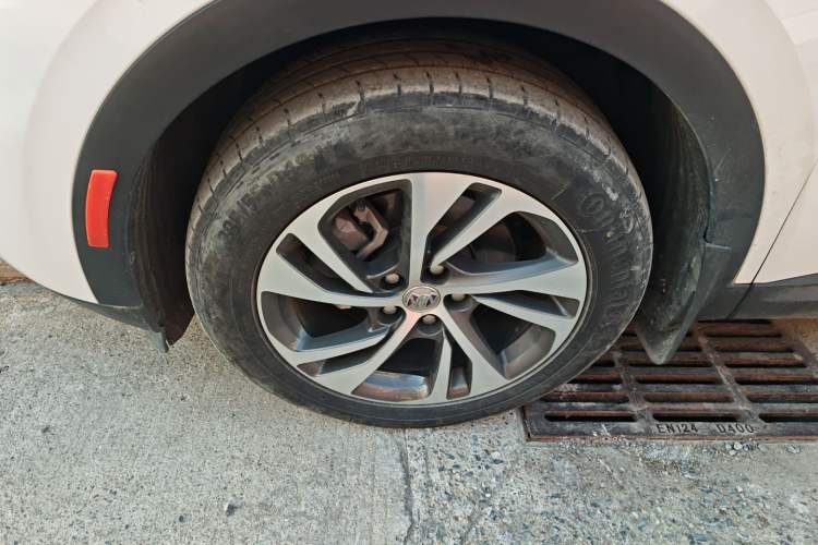 Used Buick Envision 2022 Encore S 552T Two-Wheel-Drive Luxury Model
