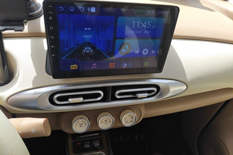 Used Wuling Hongguang MINIEV 2025 Four-Door Version Advanced Edition Audio And AC Panel