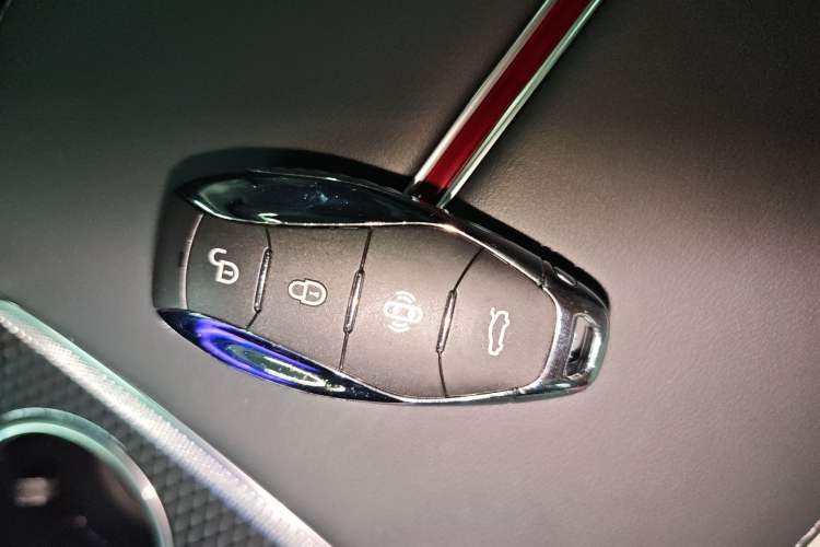 Used Hongqi HS3 PHEV 2025 Model 125km Jingwei 2 Millionth Anniversary Edition