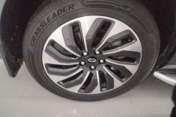 Used Hima AITO M7 2022 1.5T Rear-Drive Comfort Edition Right Rear Wheel Hub