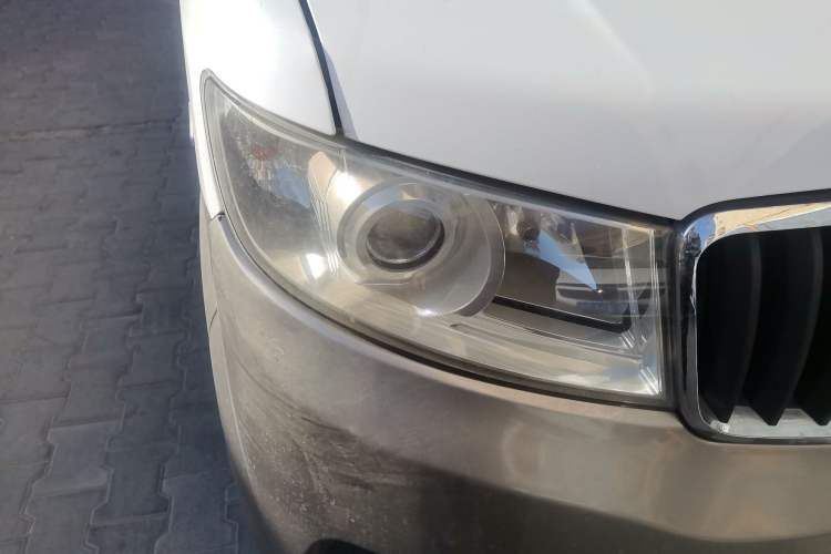 Used Jinbei New Hiace X30L 2018 1.5L Box Truck Wealth Edition DLCG14 Right Front Headlight