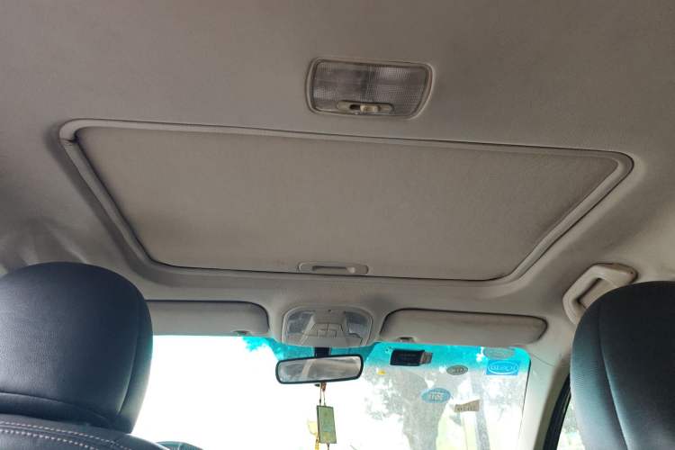 Used BYD Surui 2015 Revised Version 1.5L Manual Luxury Edition Headliner