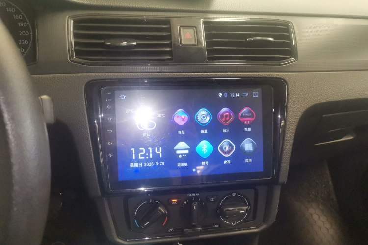 Used Volkswagen Santana 2016 1.6L Manual Fashion Edition Audio And AC Panel