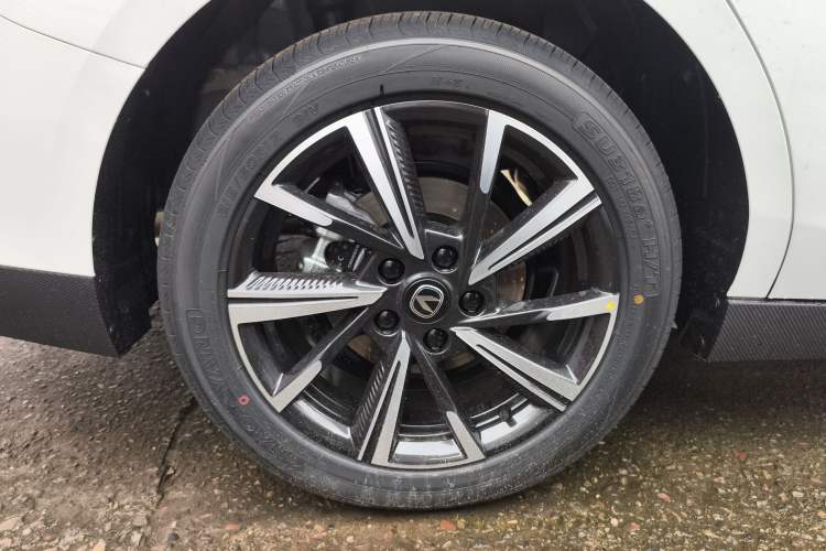 Used CHANGAN Eado 2025 Blue Whale 1.5T 500Bar Prestige Model
