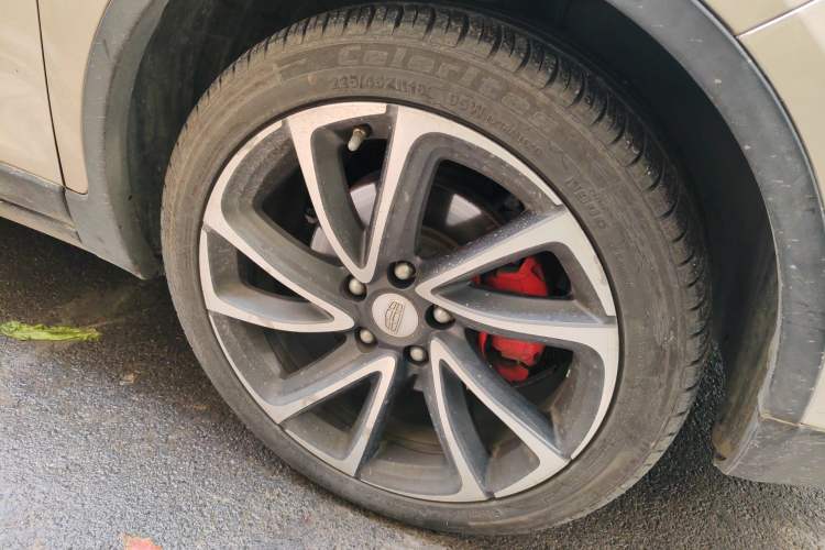 Used Geely Auto Emgrand GS 2018 Lingchao Edition 1.4T Automatic ZhenShang Smart Connectivity Model Right Front Wheel Hub