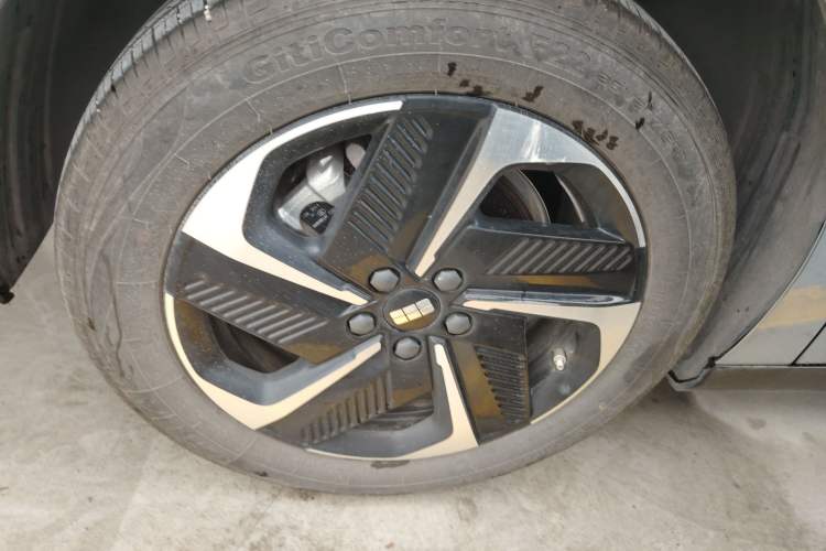 Used Geely Galaxy L6 2025 EM-i 140km Starship Edition Right Rear Wheel Hub