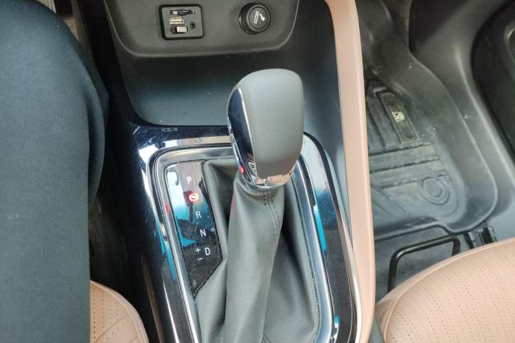 Used Buick GL6 2021 323T Mild Hybrid Connect Luxury Model Gear Lever