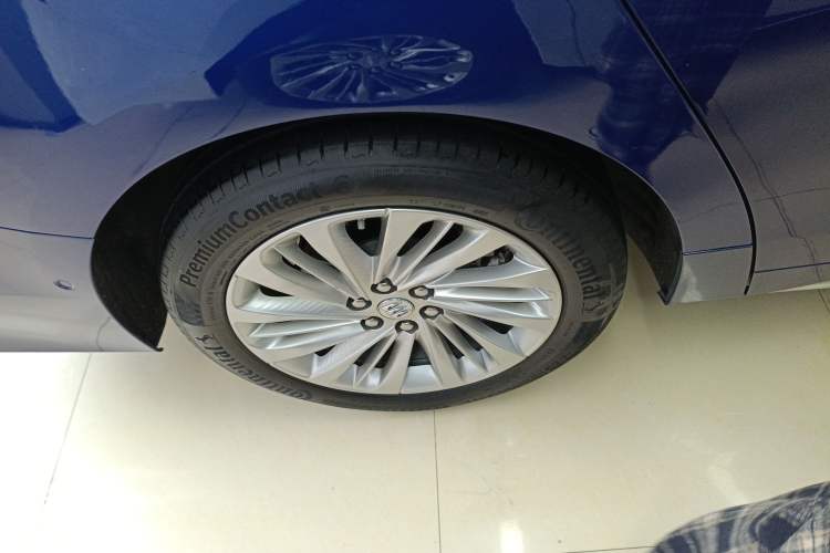 Used Buick Century 2023 2.0T Six-Seater Yinshi Edition Right Rear Wheel Hub