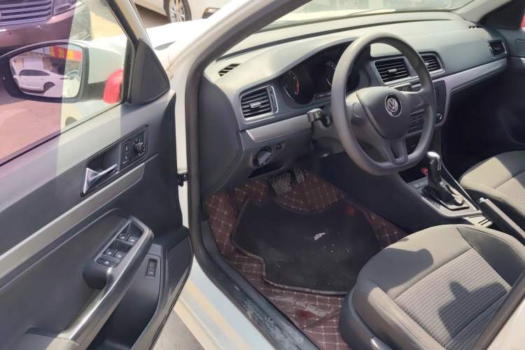 Used Volkswagen Lavida 2018 Classic 1.5L Automatic Fashion Edition China VI Standard Driver Seat