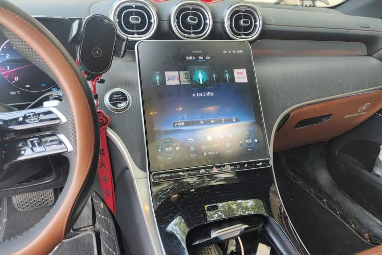 Used Mercedes-Benz GLC 2024 GLC 260 L 4MATIC Luxury Model 5 Seats