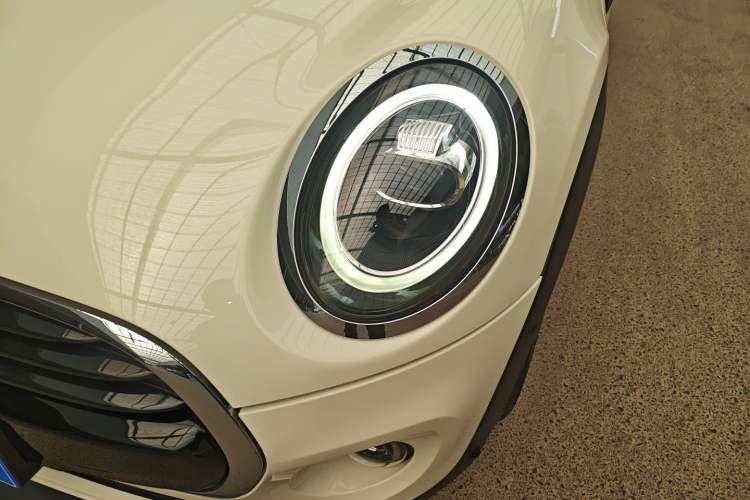 Used MINI 2019 1.5T COOPER Classic Edition Five-Door Version Left Front Headlight