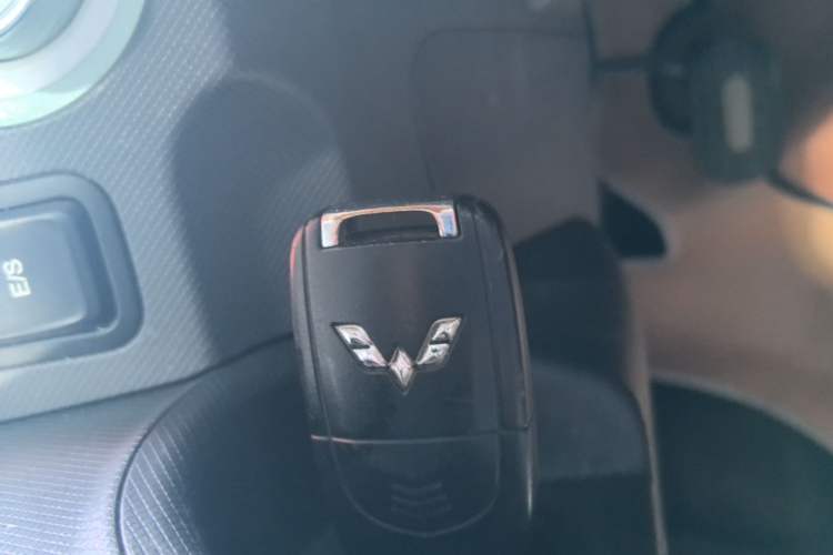 Used Wuling Hongguang MINIEV 2021 Macaron Premium Model – Lithium Iron Phosphate