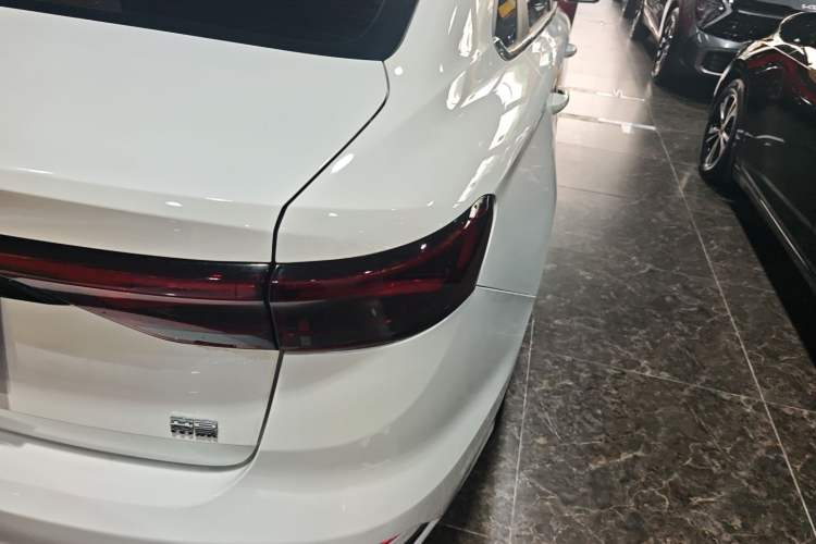 Used Geely Auto Emgrand 2023 4th Generation Champion Edition 1.5L CVT Prestige Model Right Rear Taillight