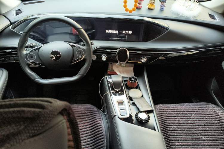 Used Dongfeng Aeolus Huge 2022 Mach Dual-Motor 1.5T MHD Dare-to-Dream Edition Center Console