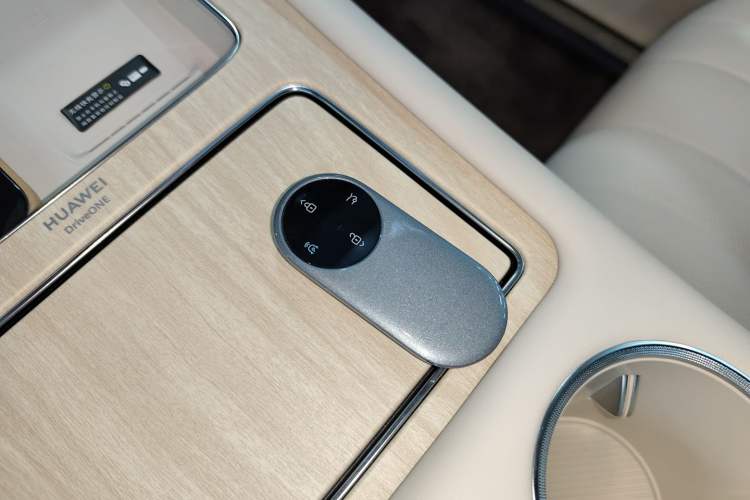 Used Hima AITO M8 2025 Extended-Range Max+ Version 53.4 kWh 6-Seater Edition
