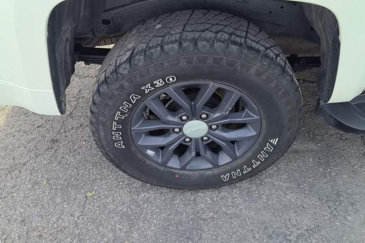 Used JMC Yuhu 7 2022 2.0T Automatic Diesel 4x4 Comfort Edition Standard Wheelbase
