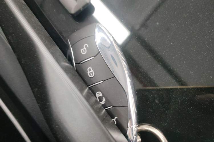 Used Hongqi HQ9 PHEV 2024 2.0T Four-Wheel Drive Business Edition Interior 1