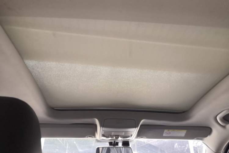 Used Volkswagen Tiguan 2015 1.8TSI Automatic Two-Wheel Drive Comfort Edition Headliner