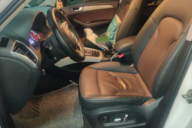 Used Audi Q5 2018 Collector's Edition 40 TFSI Technology Model
