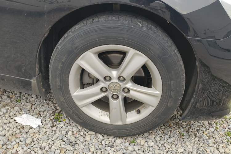 Used Toyota Reiz 2010 2.5V Fengdu Elite Edition Right Front Wheel Hub