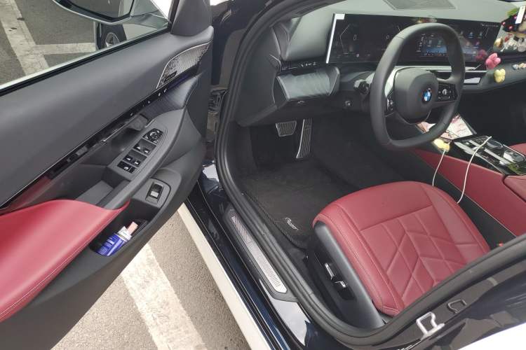 Used BMW 5 Series 2024 525Li Luxury Package
