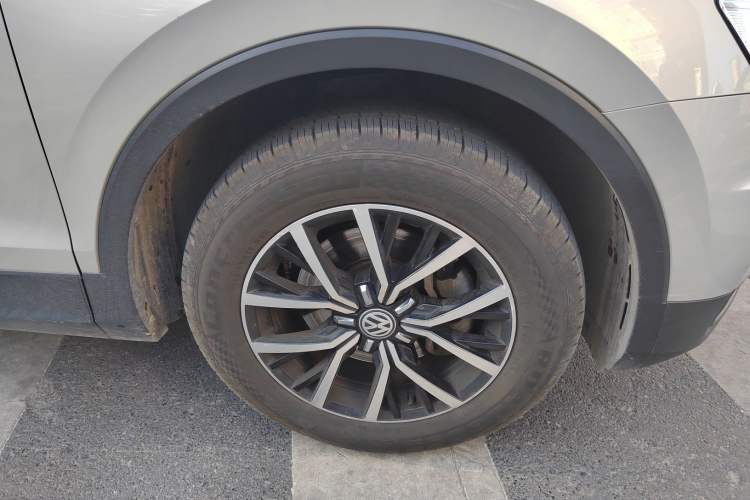 Used Volkswagen Tiguan L 2017 330TSI Automatic Two-Wheel Drive Luxury Edition Exterior 7