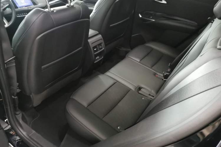 Used Cadillac XT4 2021 28T Two-Wheel Drive Tech Edition