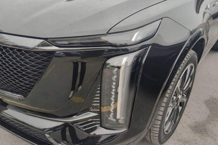 Used Cadillac XT5 2025 2.0T Platinum Edition
