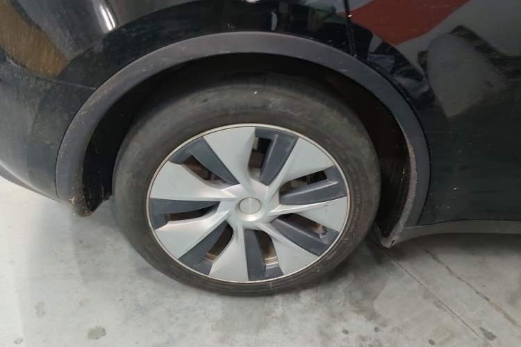 Used Tesla Model Y 2022 Rear-Wheel-Drive Version Right Rear Wheel Hub