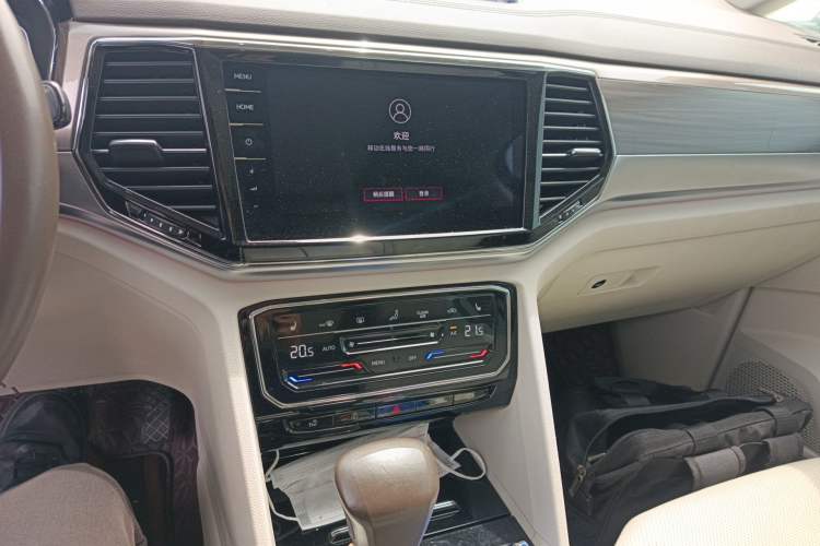 Used Volkswagen Viloran 2020 380TSI Prestige Edition Audio And AC Panel