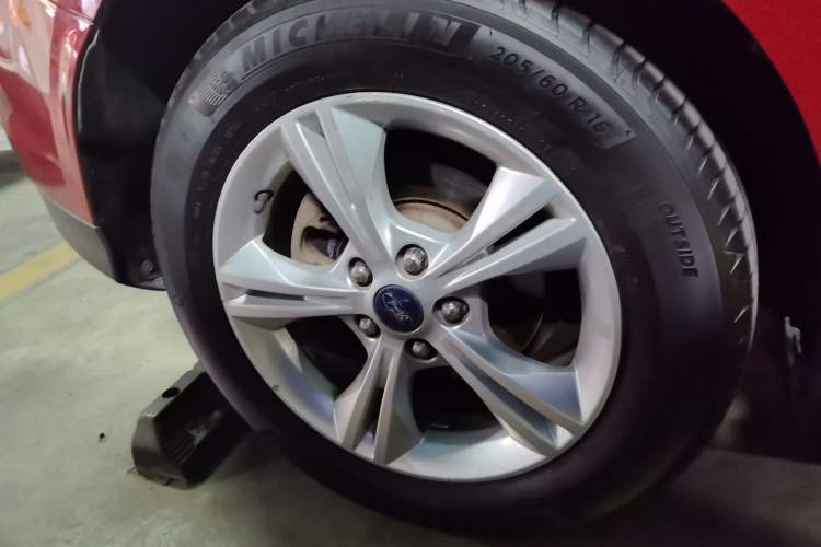 Used Ford Focus 2012 Hatchback 1.6L Automatic Fashion Edition
