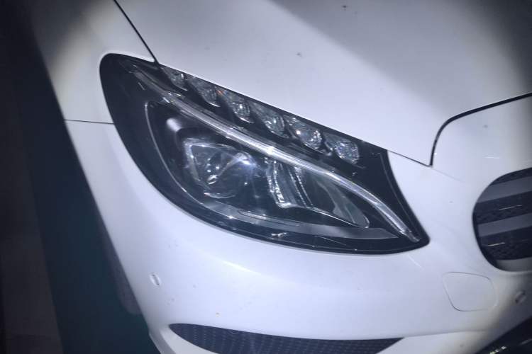 Used Mercedes-Benz C-Class 2016 C 180 L Sport Edition Right Front Headlight