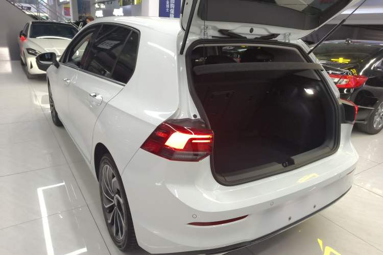 Used Volkswagen Golf 2023 Facelift 280TSI DSG Pro Rear Left 45 Deg