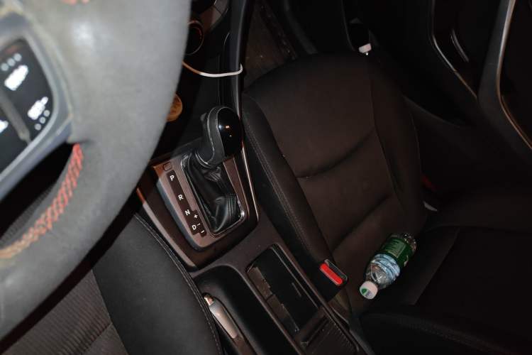 Used Hyundai Elantra (5th Generation / Langdong) 2016 1.6L Automatic Smart Version
