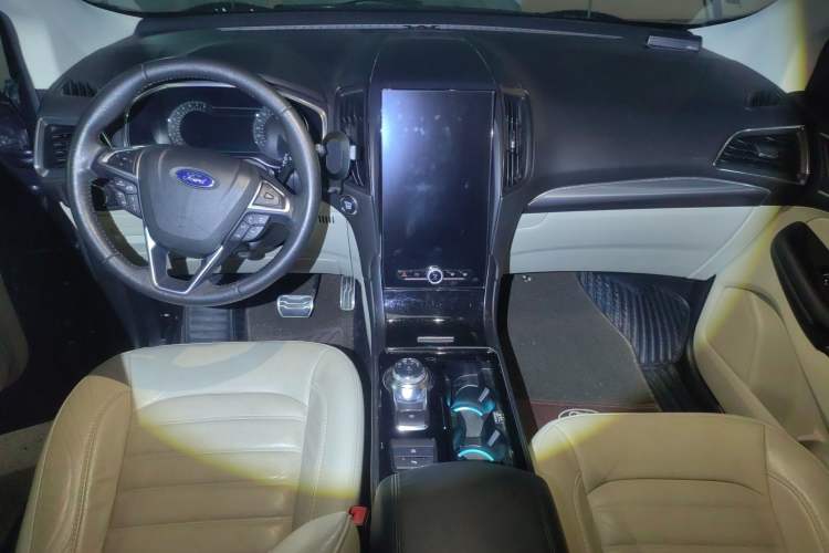 Used Ford Edge 2020 EcoBoost 245 Two-Wheel Drive Titanium 7-Seater
