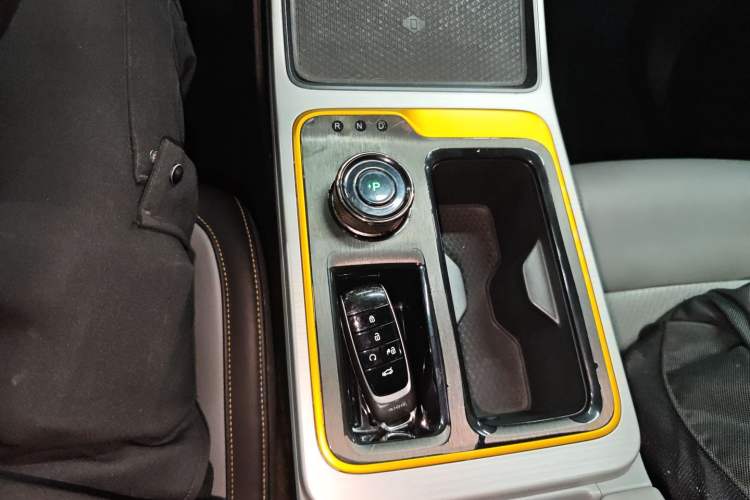 Used AION Y 2022 70 Enjoyment Edition Lithium Iron Phosphate Gear Lever