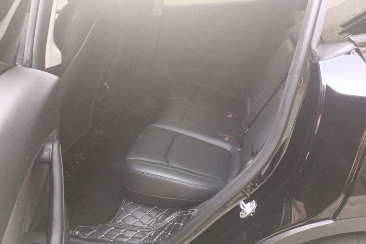 Used Tesla Model Y 2023 Long-Range All-Wheel-Drive Version