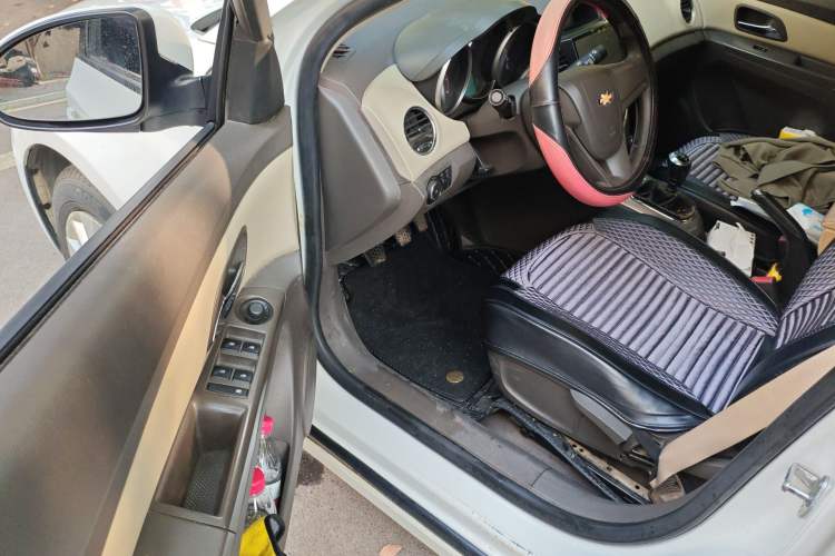 Used Chevrolet Cruze 2015 1.5L Classic SL MT
