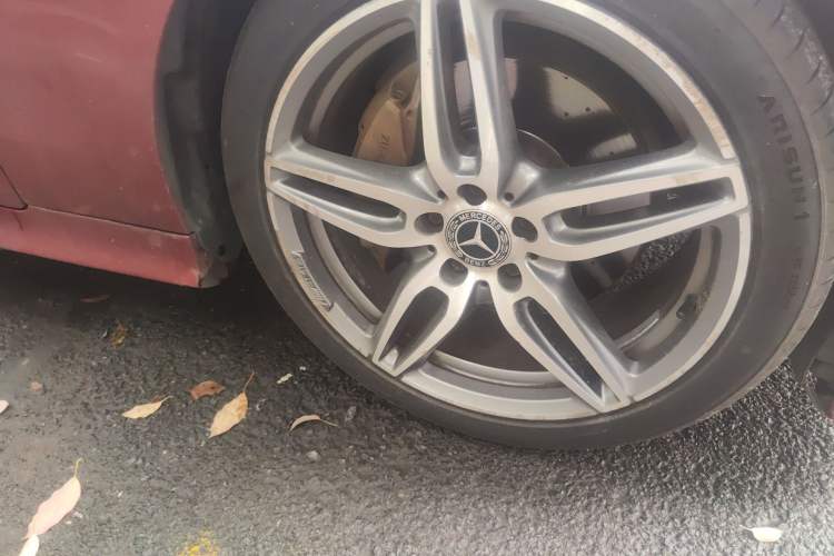 Used Mercedes-Benz E-Class 2019 E 200 Coupe Right Front Wheel Hub