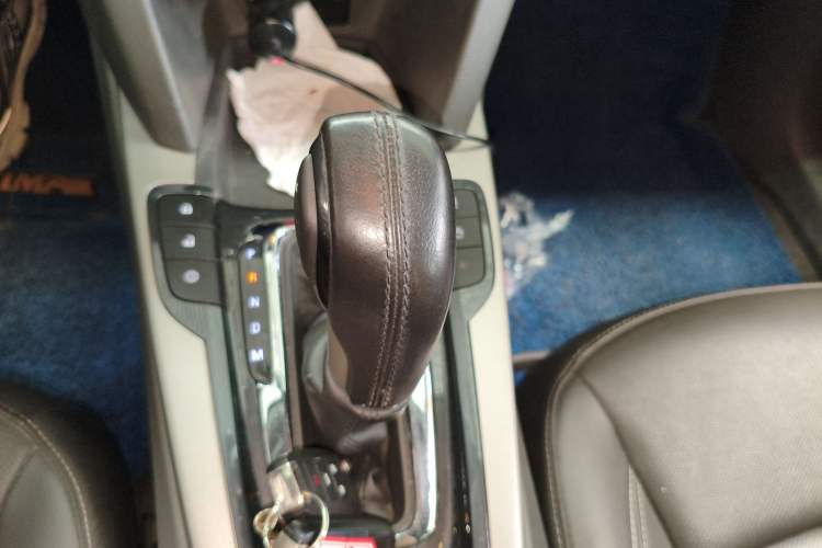 Used Chevrolet Malibu 2017 1.5T Automatic Luxury Edition Gear Lever