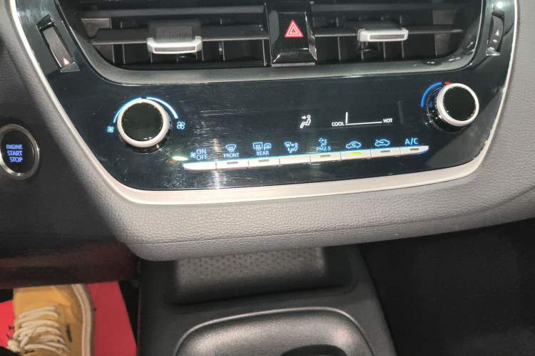 Used Toyota Corolla 2019 1.2T S-CVT GL-i Elite Edition Audio And AC Panel