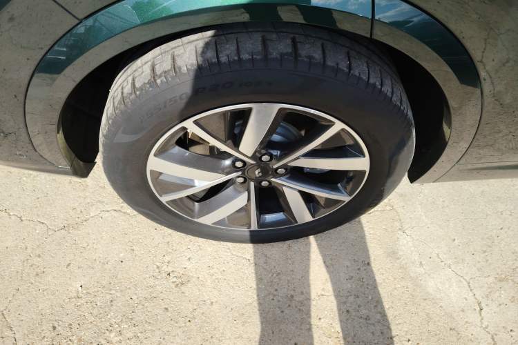 Used Li Auto L7 2023 Pro Model Exterior 2