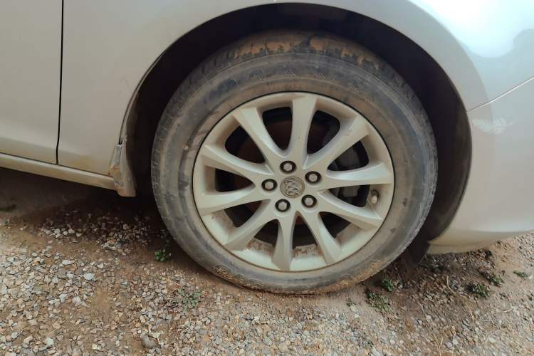 Used Buick GT 2010 XT 1.6L Manual Entry-Level Model
